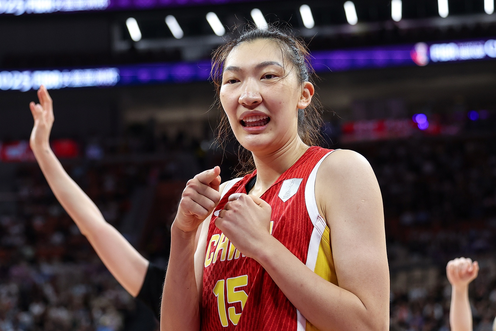 填满数据栏！韩旭13投7中拿下18分12板1助1断2帽正负值+20