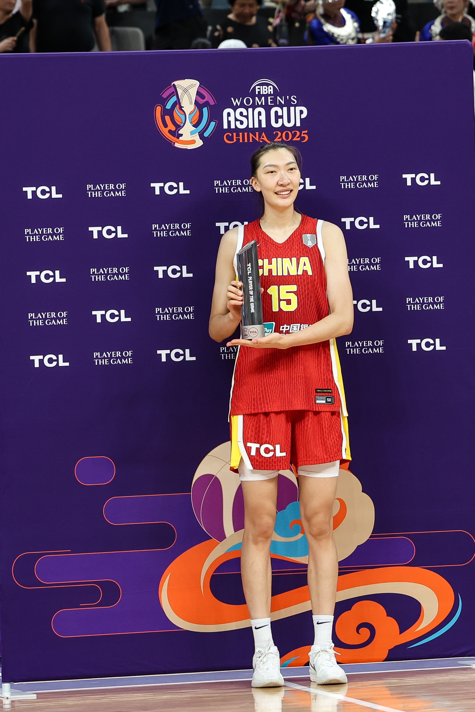 18分12篮板正负值+20!韩旭当选本场最佳球员!