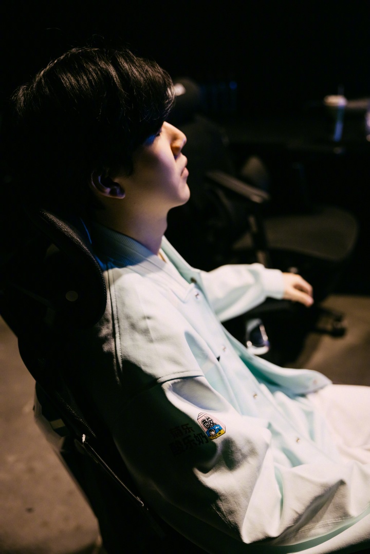 你是保杰派？TheShy频频暴毙 本局战绩仅为尴尬的3/6/4