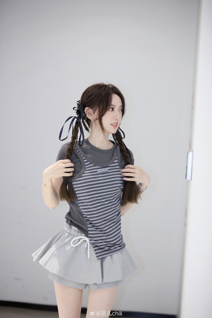 KPL女主持人灵儿晒照：孩子要起飞去利雅得了