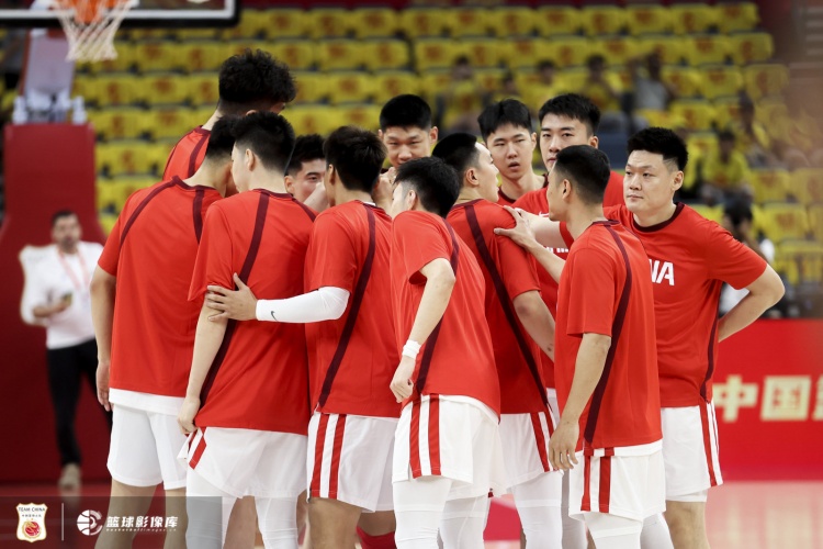 媒体人：中国男篮得分效率还是太低了缺少高水平持球手