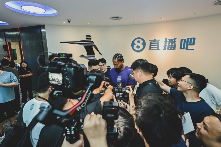 [球迷报道]NBA球星丁威迪空降直播吧 沉浸式体验闽南文化 学会爱拼才会赢！(图14)