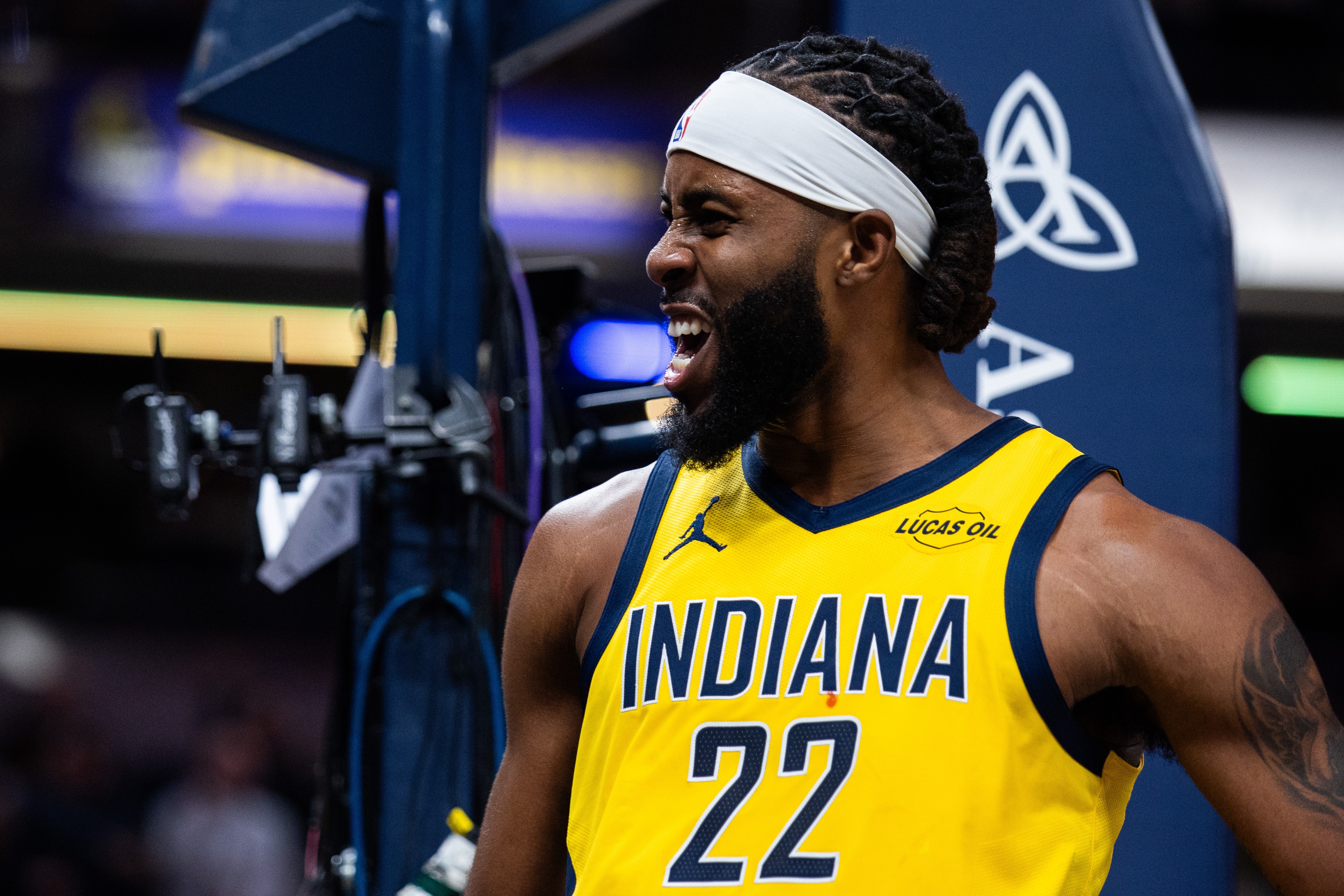 【最新公告】卡莱✌️尔：以赛亚·杰克逊登场就⬇️打出了亮眼表