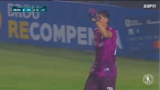 普斯卡什奖预定？乌拉圭联赛门将本方禁区内起脚直接破门得分