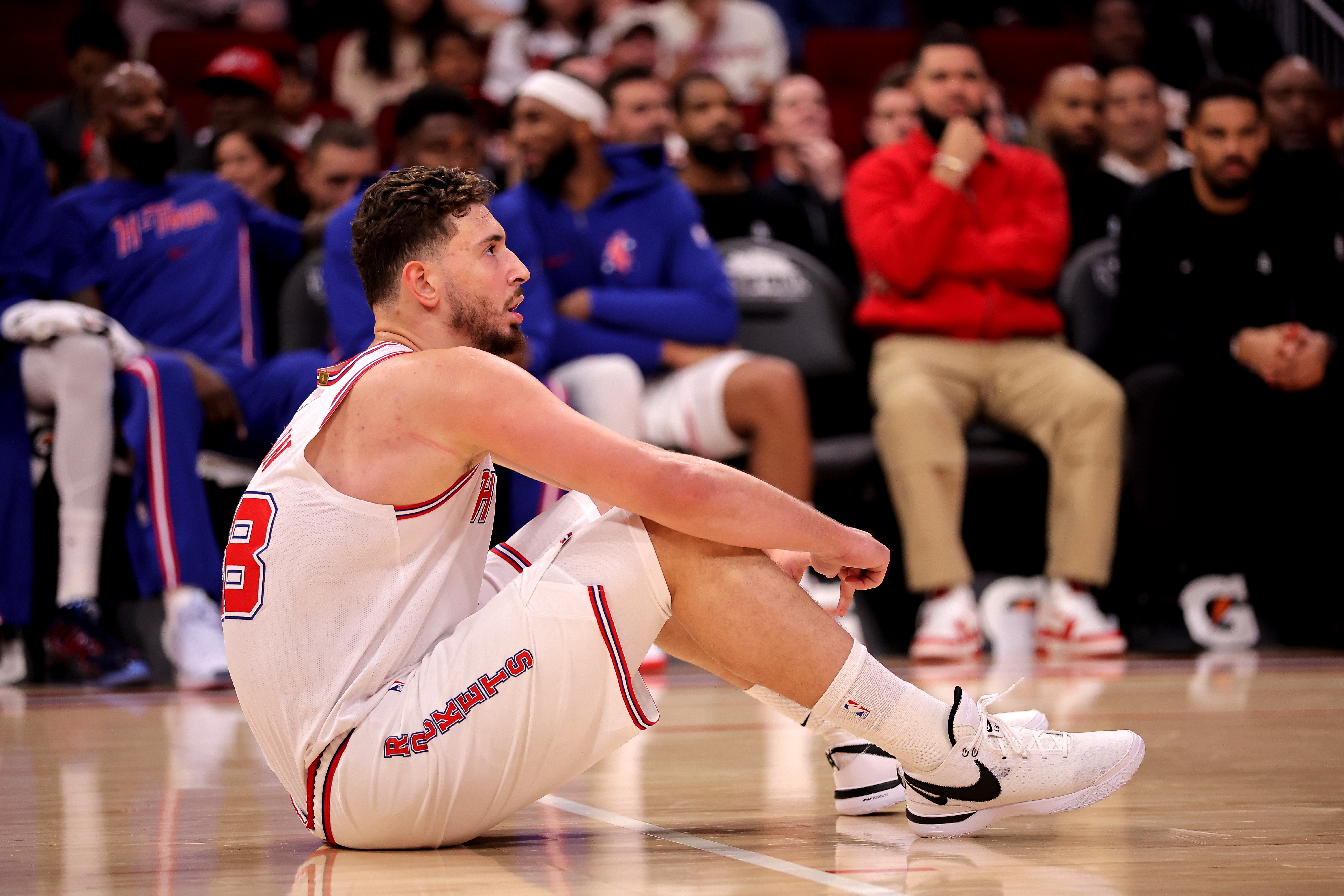 【杜兰特】媒体人：火箭最后一攻理论上应让申京发球 哪怕对面拼