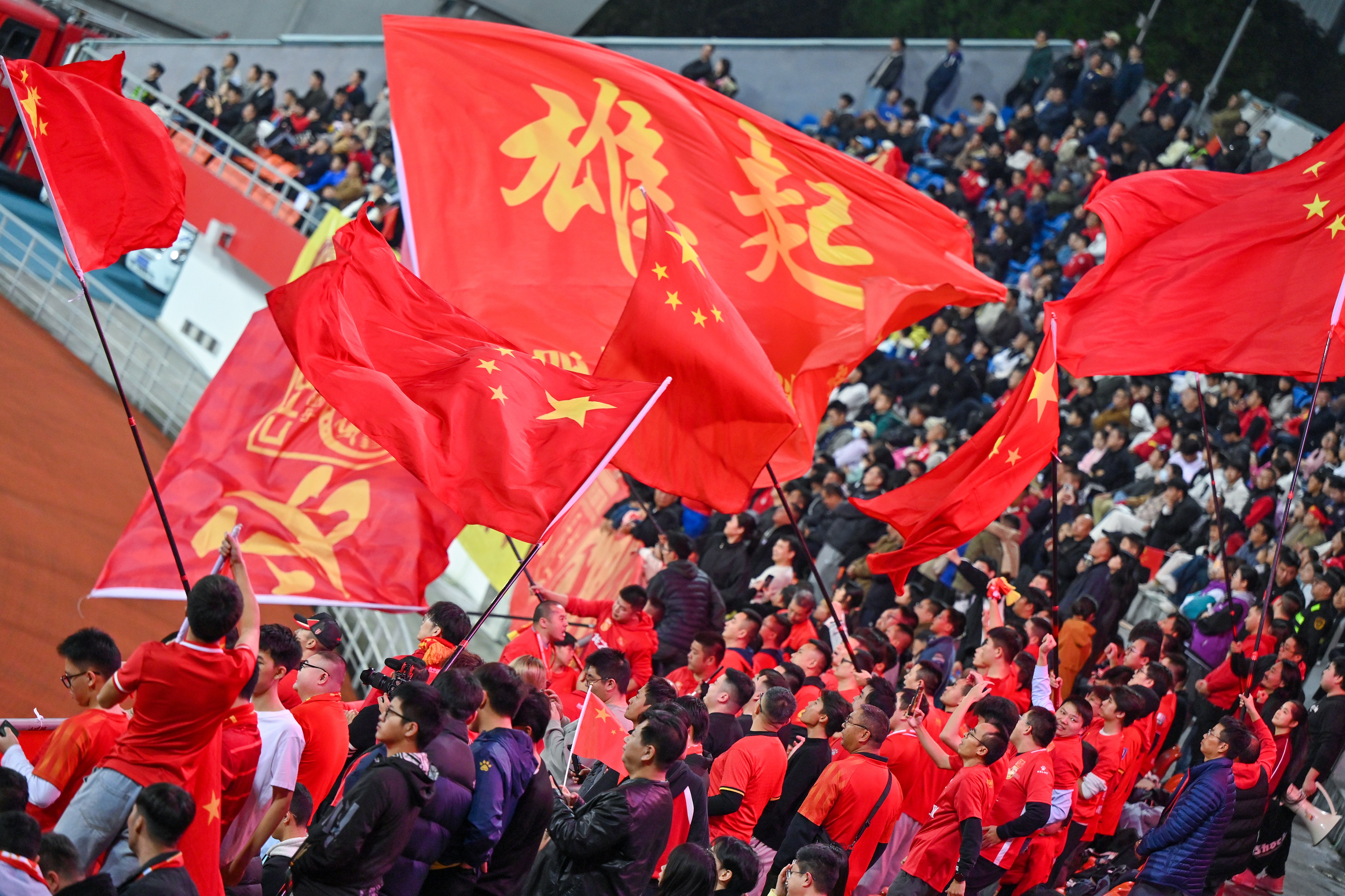 [中国足球]评论员葛爱平：中国足球太想证明自己，应从接受失败