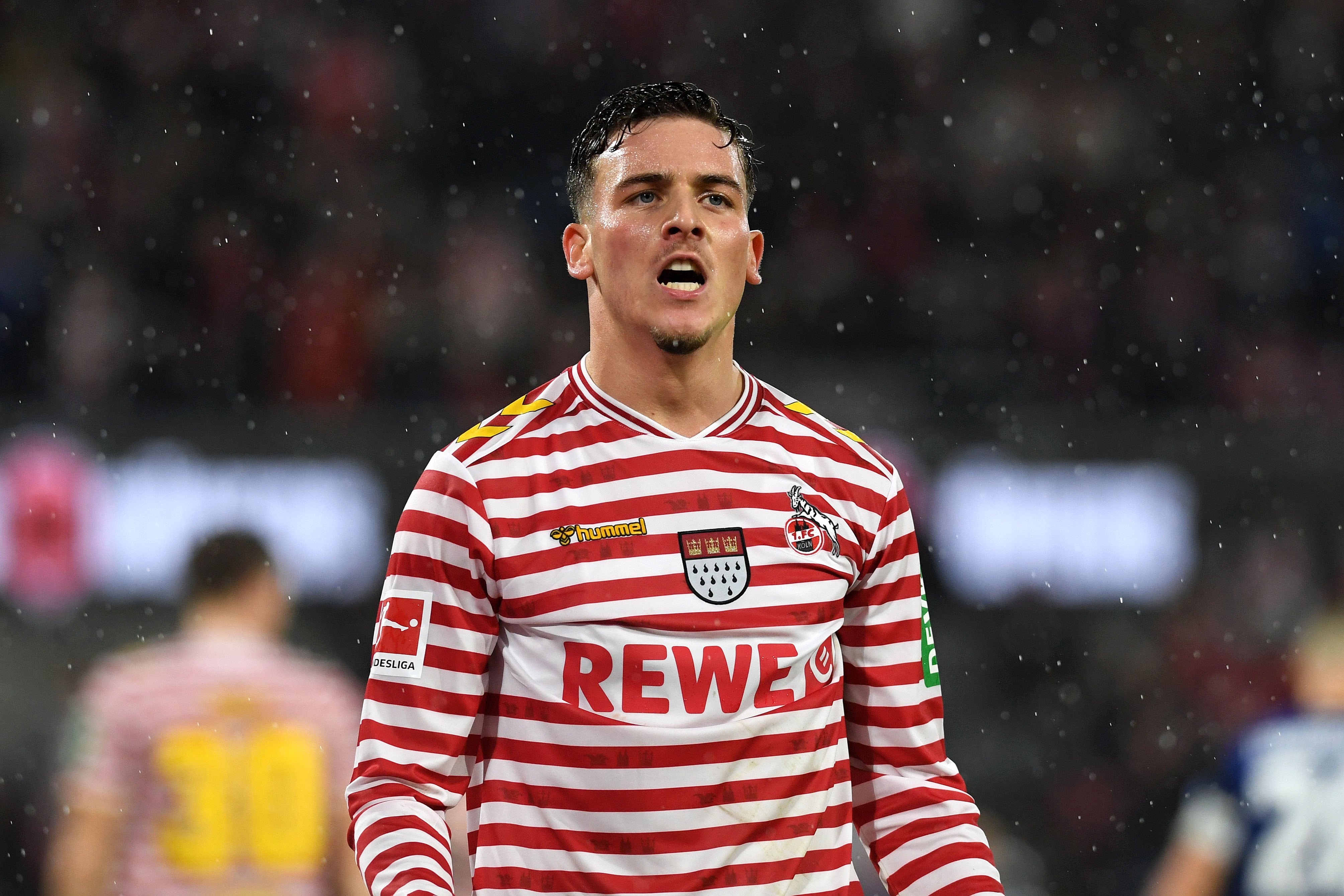 记者：拜仁有意补强左边锋，仍关注马利克·福法纳但马拉更优先