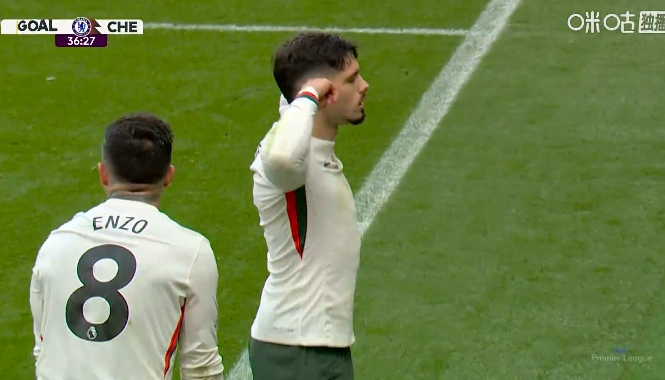 第36分钟，吉滕斯助攻内托头球破门，切尔西1-0领先伯恩利