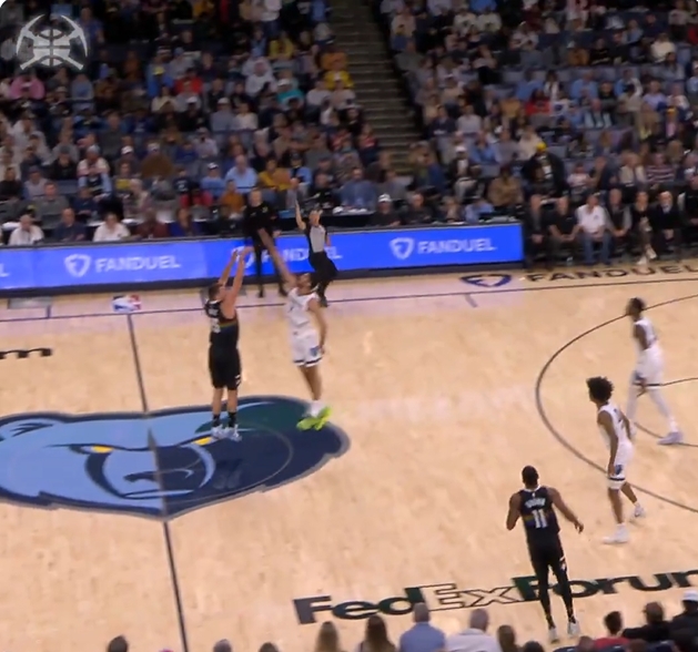 😍愛投！約基奇踩著logo壓哨轟進heave！他甚至一點都不興奮！