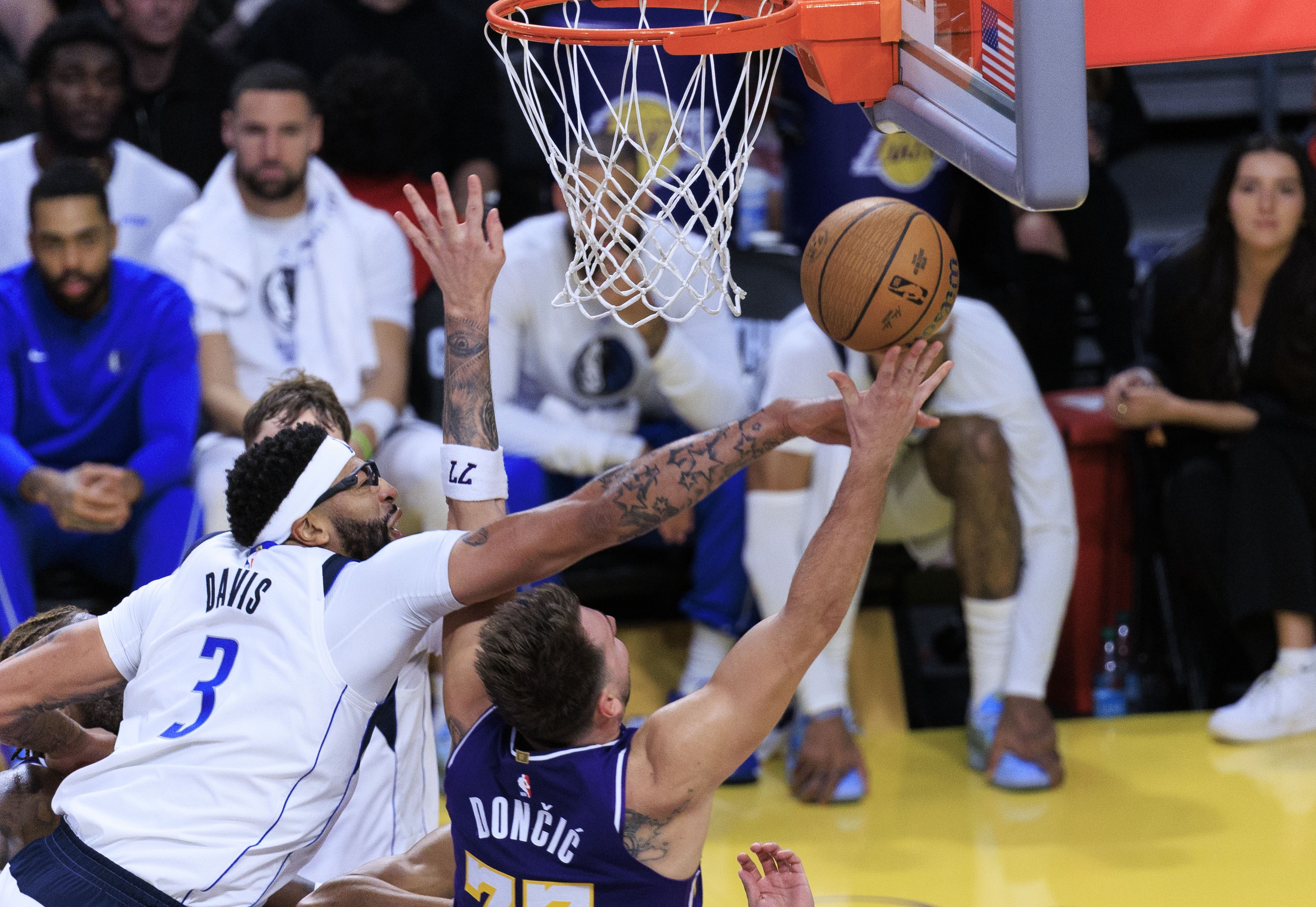 東契奇換來的…TA名記：聯(lián)盟各隊表示獨行俠正在瘋狂四處兜售濃眉