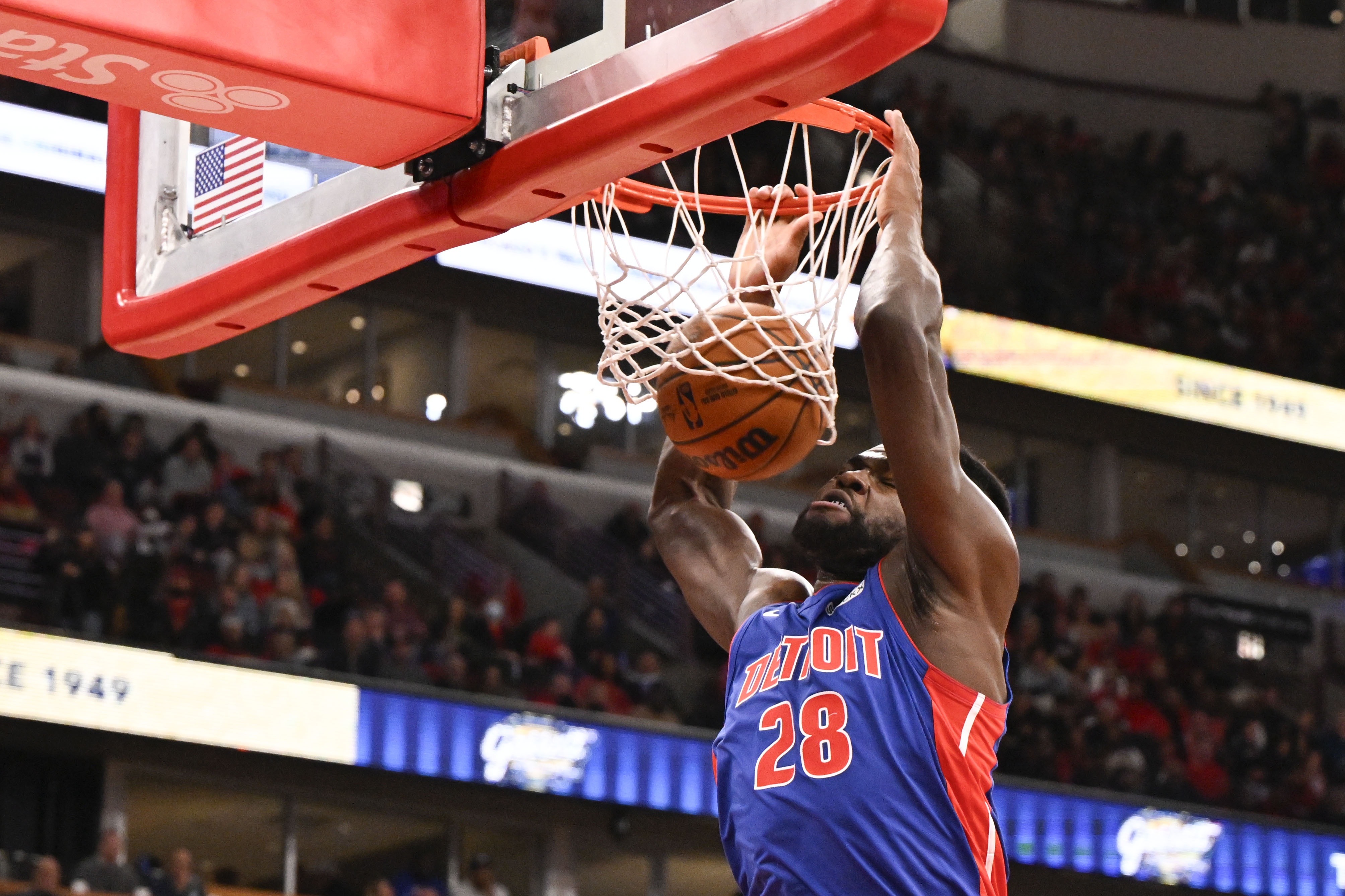 斯圖爾特：我們防守表現(xiàn)未達標 大家都要自我鞭策必須直面問題