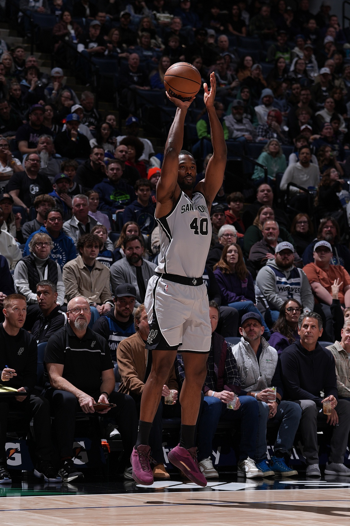 【好看推荐】半决赛和决赛三分12中0 !勇记调侃巴恩斯:16 【好看推荐】半决赛和决赛三分12中0 !勇记调侃巴恩斯:16