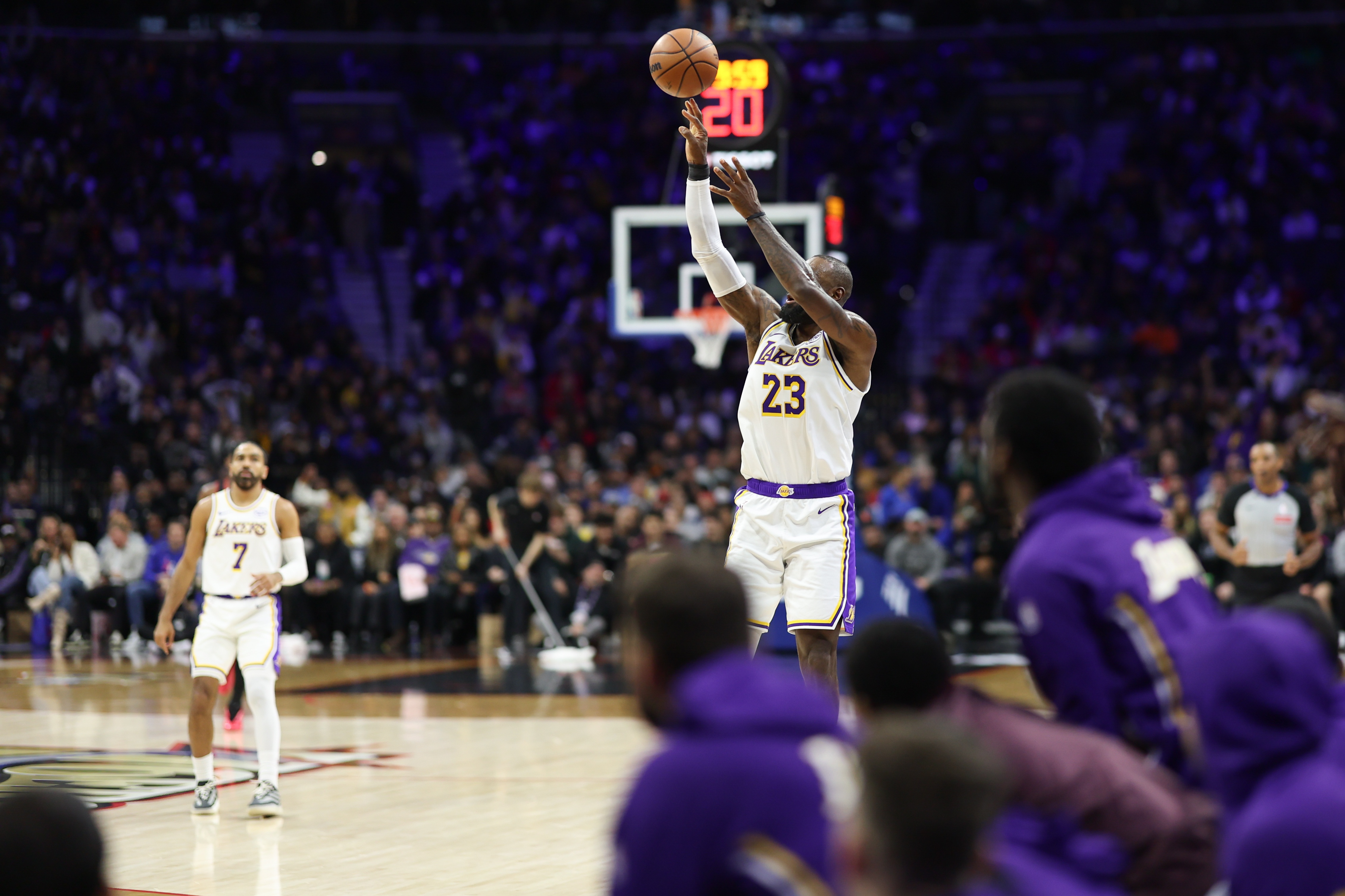 [记者观察]Buha：老詹进⭐攻顺位仍在东里之后 若保持上场