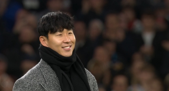 传奇归来?！孙兴慜重返热刺主场进行演讲，向热刺球迷告别