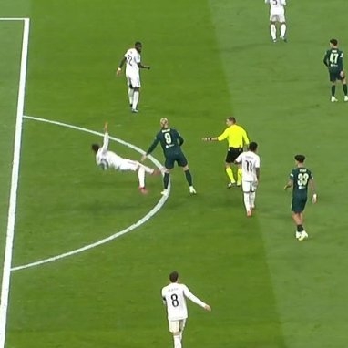 就在主裁眼皮底下！哈兰德无球状态推倒阿森西奥，被吹犯规