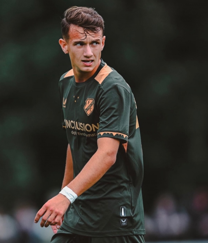 [今日看点]小斯内德代表乌德勒支青年队出战荷乙，上演职业生⬅