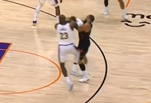 【体育简讯】火药味溢出屏幕！詹姆斯&狄龙大尺度对抗一⭐览：遍