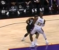 【体育简讯】火药味溢出屏幕！詹姆斯&狄龙大尺度对抗一⭐览：遍布四节+3✌️T❗！(图15)