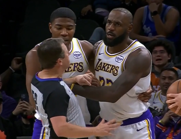 【体育简讯】火药味溢出屏幕！詹姆斯&狄龙大尺度对抗一⭐览：遍布四节+3✌️T❗！(图14)