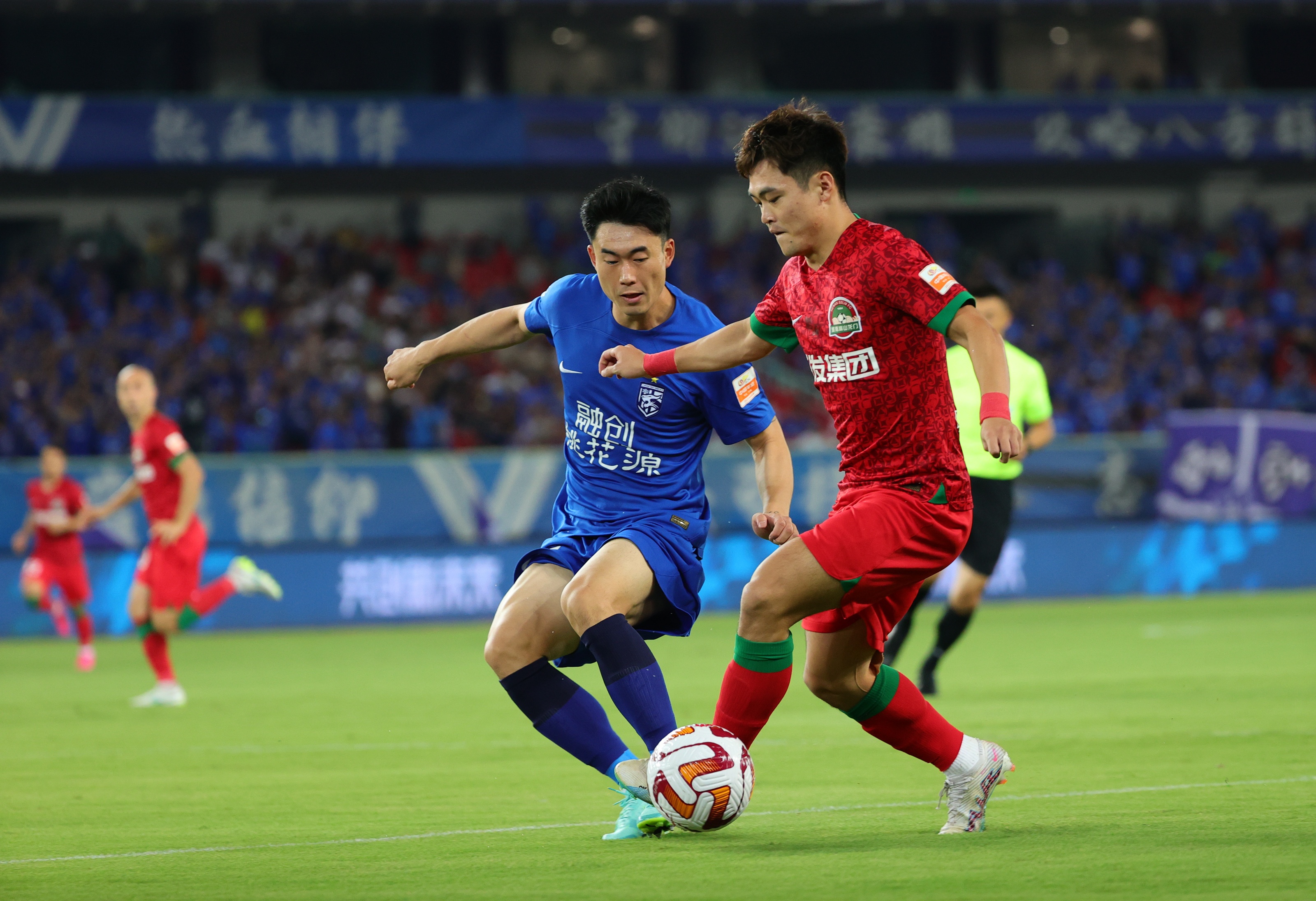 [最新体报]直播吧：云南玉昆敲定5名内援 黄紫昌、徐⬇️新、