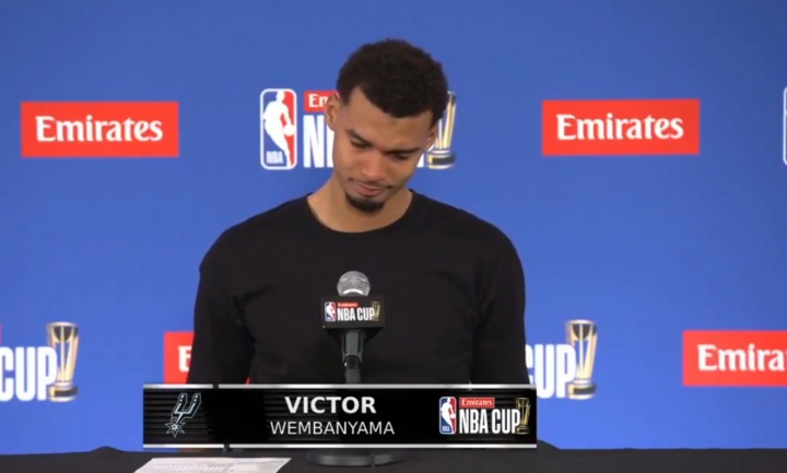 【体坛动态】❕R.I.P！文⚾班祖母今早在法国去世 文班坚持