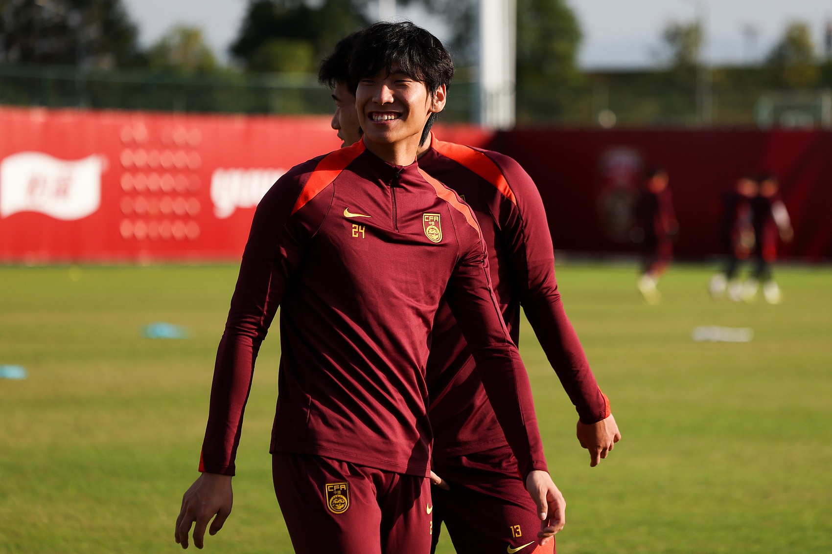 【足球】直播吧：李新翔因伤落选U22国足西征阵容，共26名球