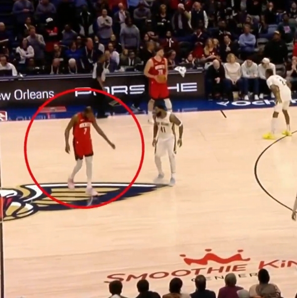 【推荐】这次你身旁不是库里了！17年KD问40+库里主动要球 被拖入加时输球(图1)