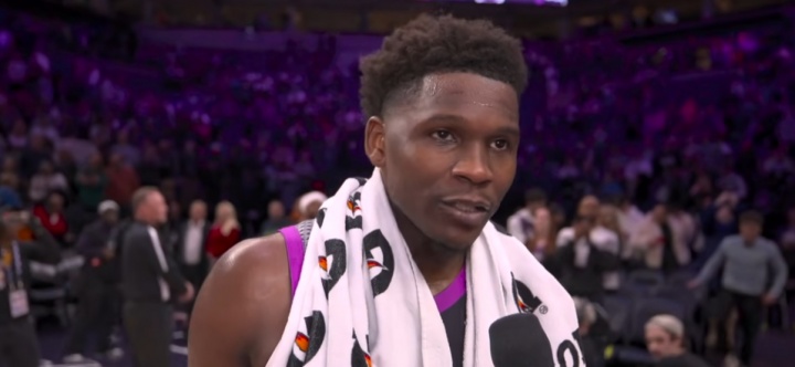 【有道理嘛?】爱德华兹：只要SGA拿球就要用2-3个人防他 