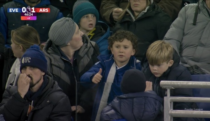 [英超]8岁小球迷丧父后母亲患白血病，格拉利什邀请他现场观赛