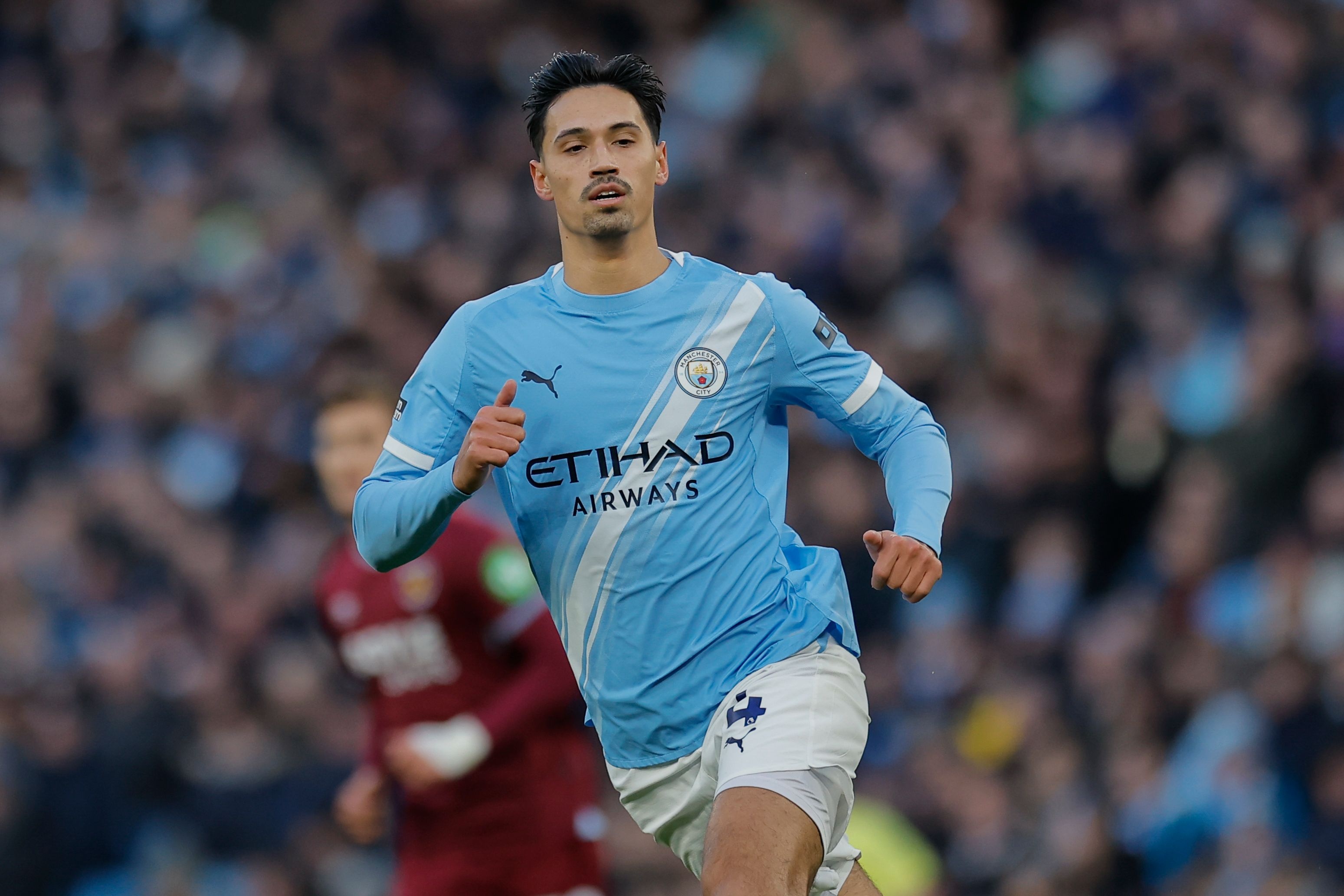 赖因德斯谈争冠：我们必须保持信心，继续给阿森纳施加压力