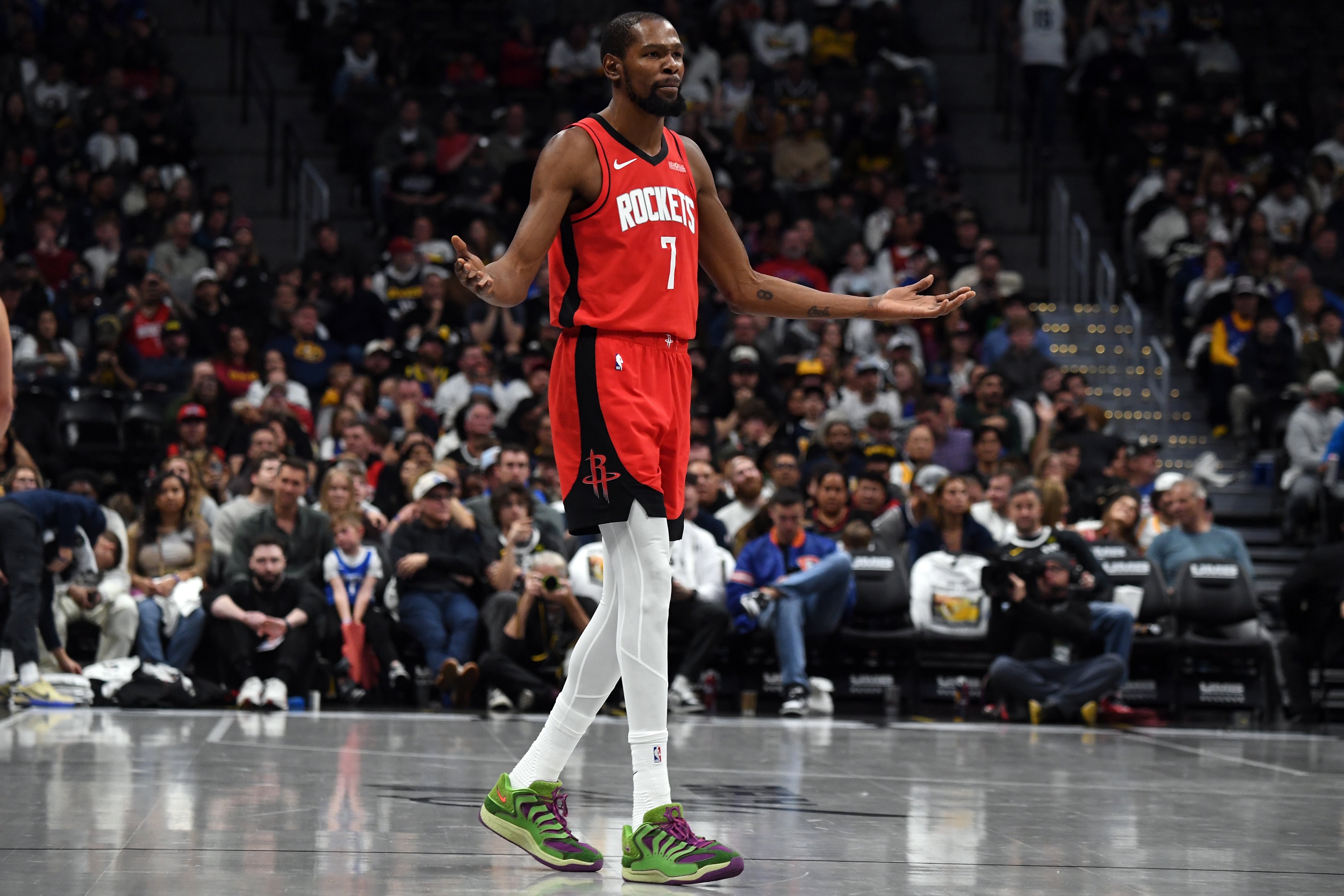 【赛事播报】媒体人：❕火箭问题不是关键球 而是为啥领先两位数