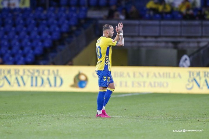 [球迷报道]现身价仅30万！32岁赫塞西乙梅开二度，曾250