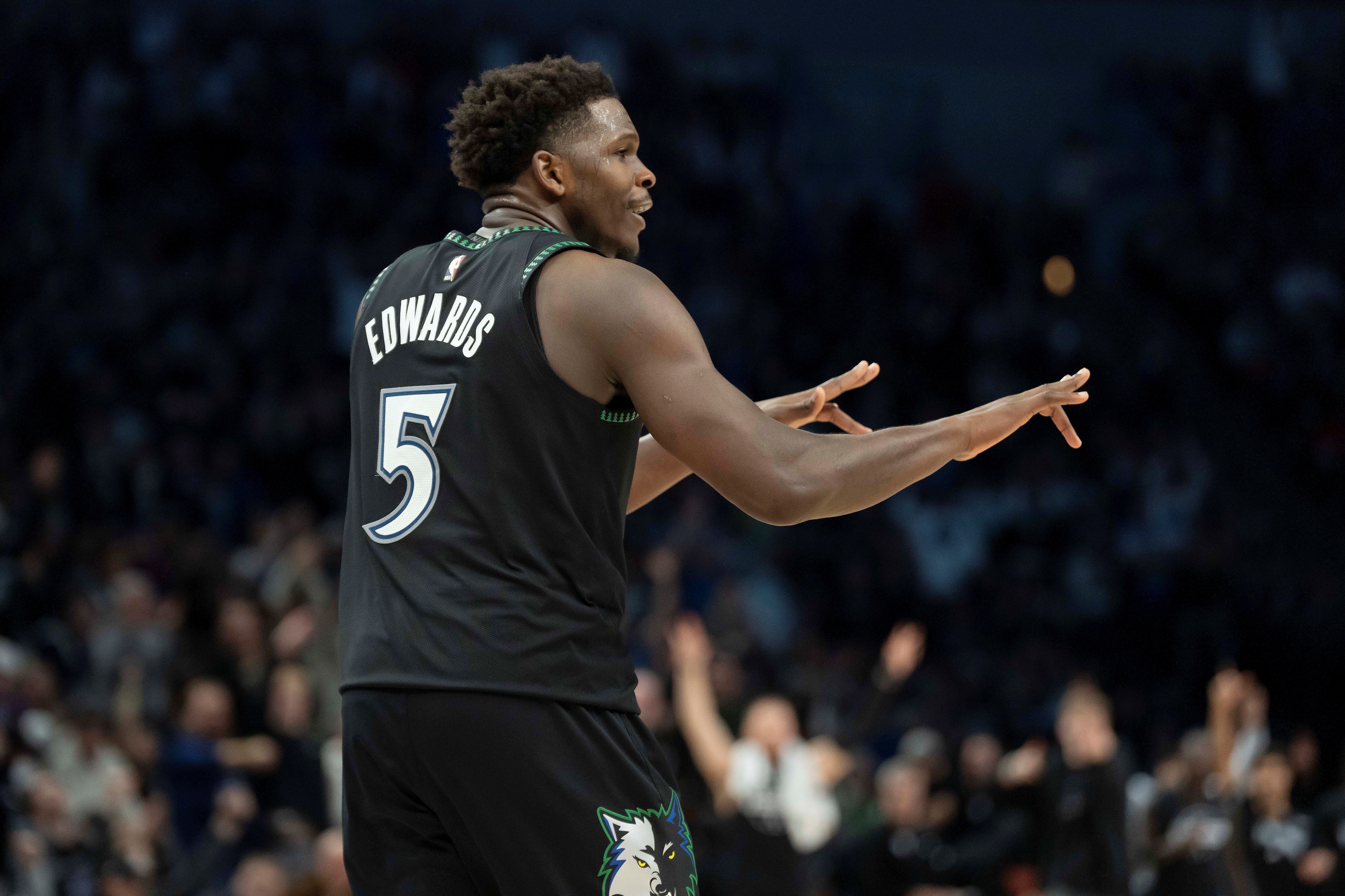 [有道理嘛?]苏群：圣诞收官战最精彩 那个挑战如果让跳球 华子也许不会失控(图1)