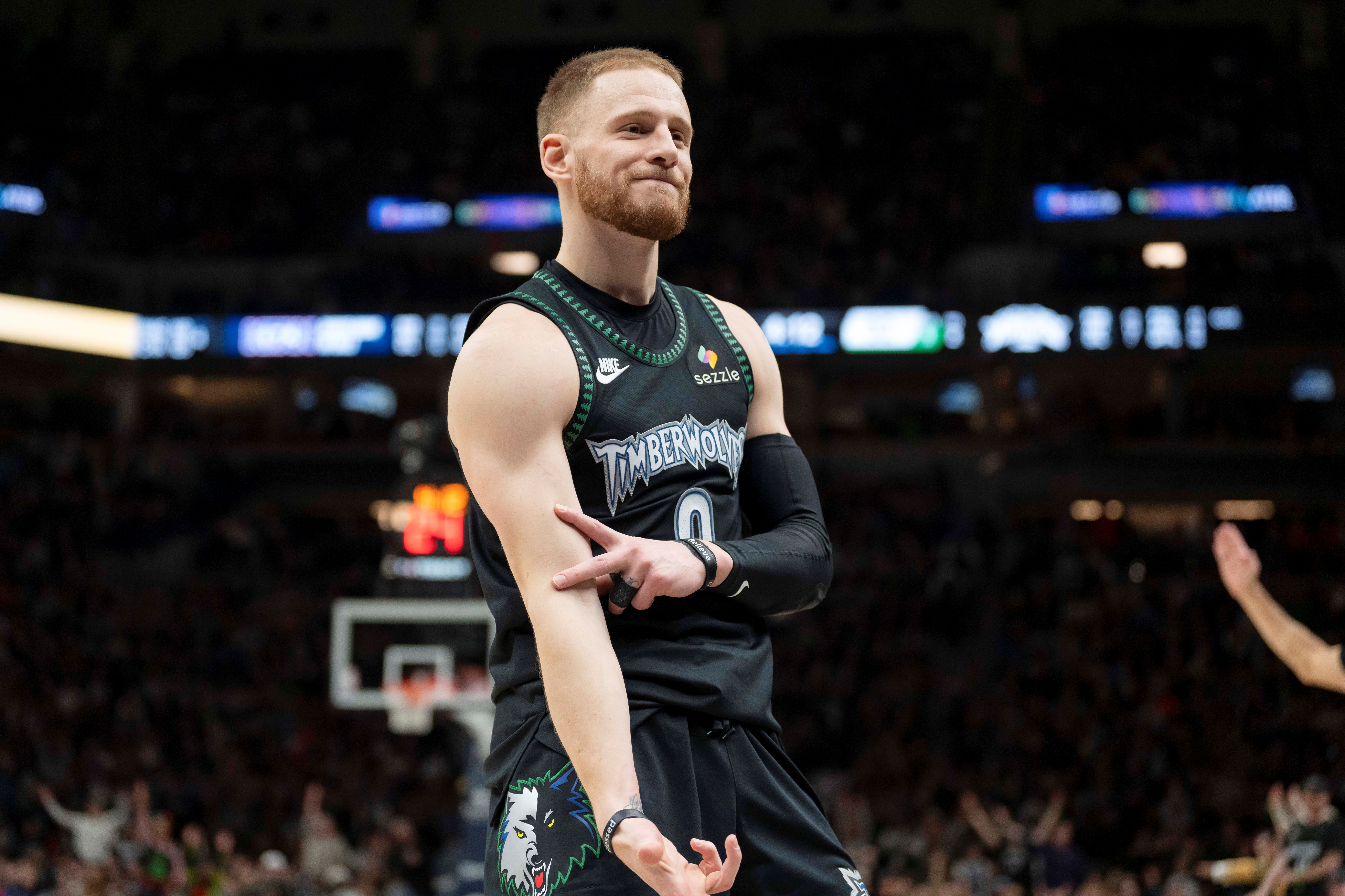 找回手感！迪文岑佐外線開(kāi)火 連續(xù)三分命中幫助森林狼迫近比分