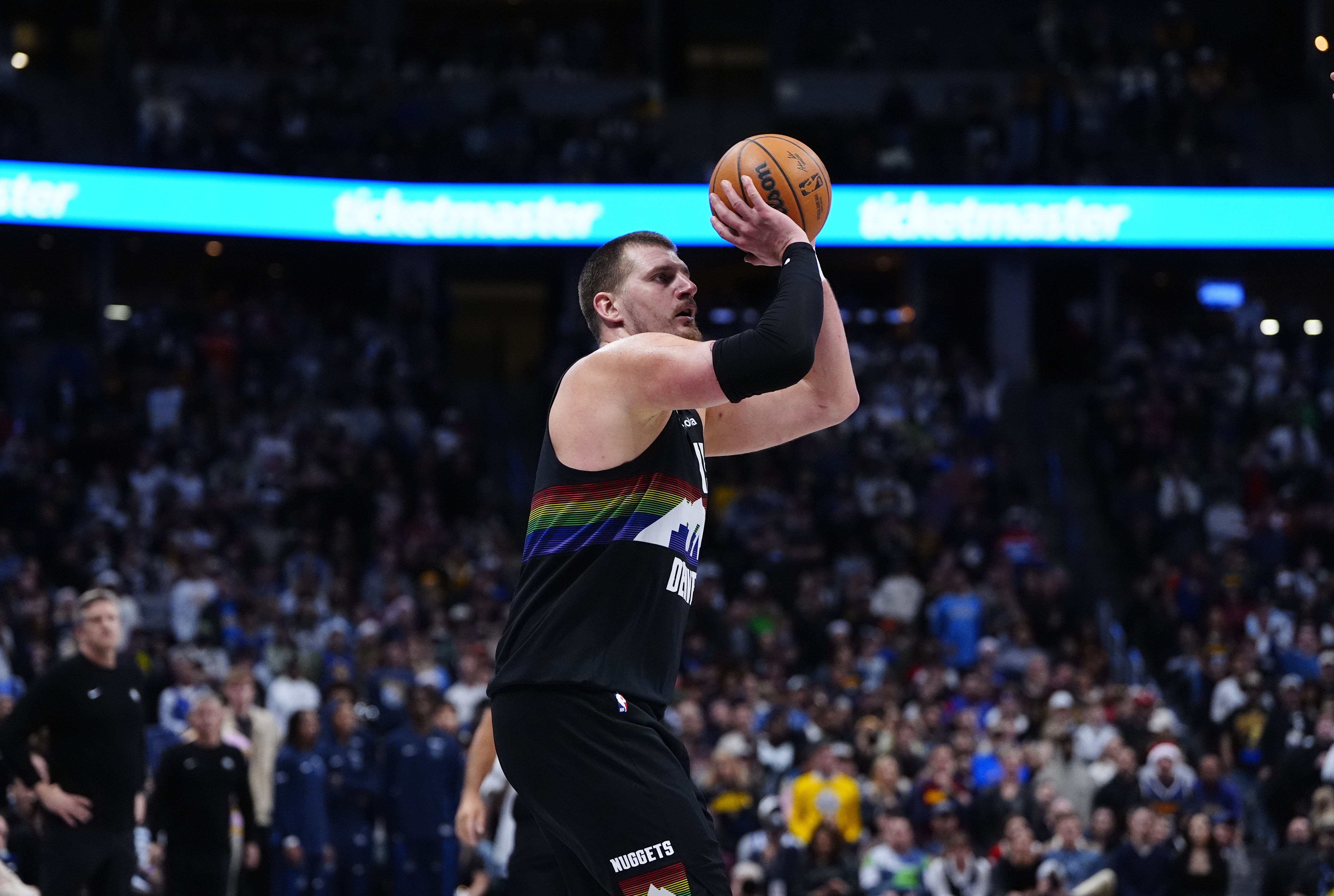 [有道理嘛?]约基奇赛季前31场16次三双 同期超16-17