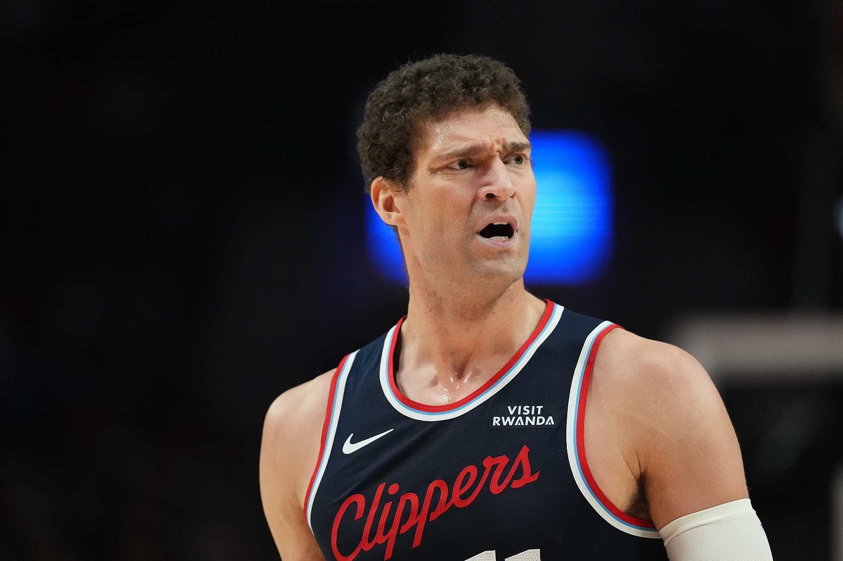 讓你投爽了！大洛佩斯半場三分球8中0未得分 僅拿2板1助1帽