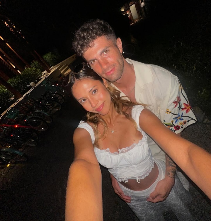 表忠心🤣普利西奇接连辟谣与悉尼妹绯闻，进球手势献给现女友