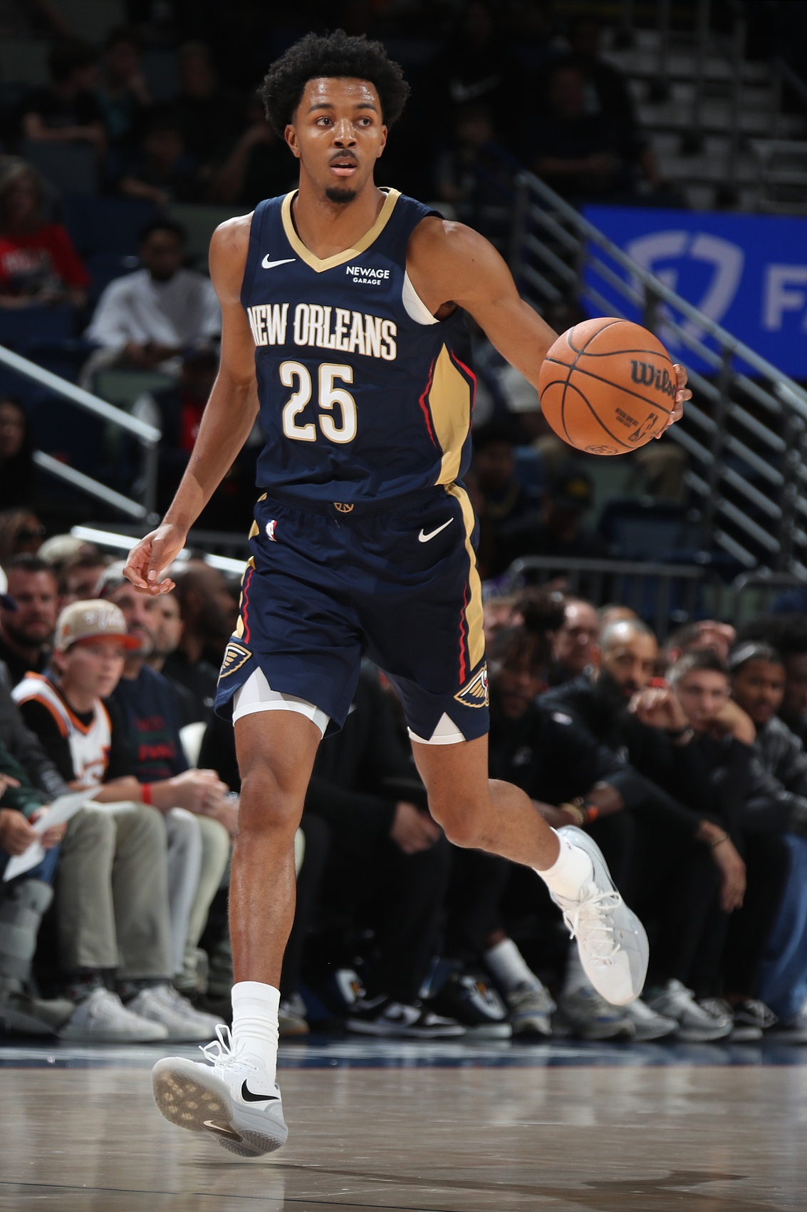 表現(xiàn)不俗！墨菲半場9投5中&罰球2中2 得到14分4板1助0失誤