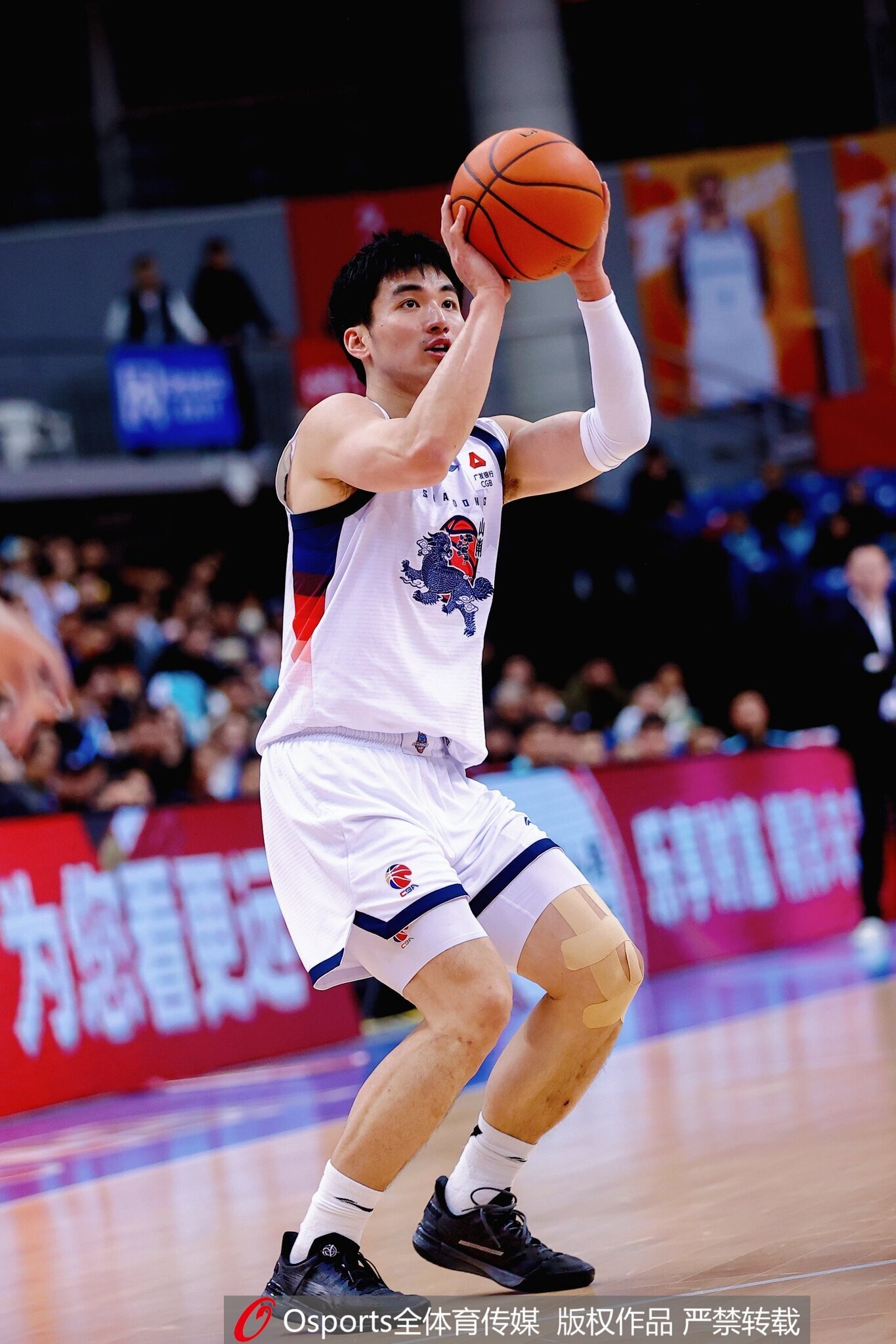 媒體人：于德豪上一場(chǎng)最后失誤遭吐槽 本場(chǎng)調(diào)整心態(tài)成穩(wěn)定得分點(diǎn)