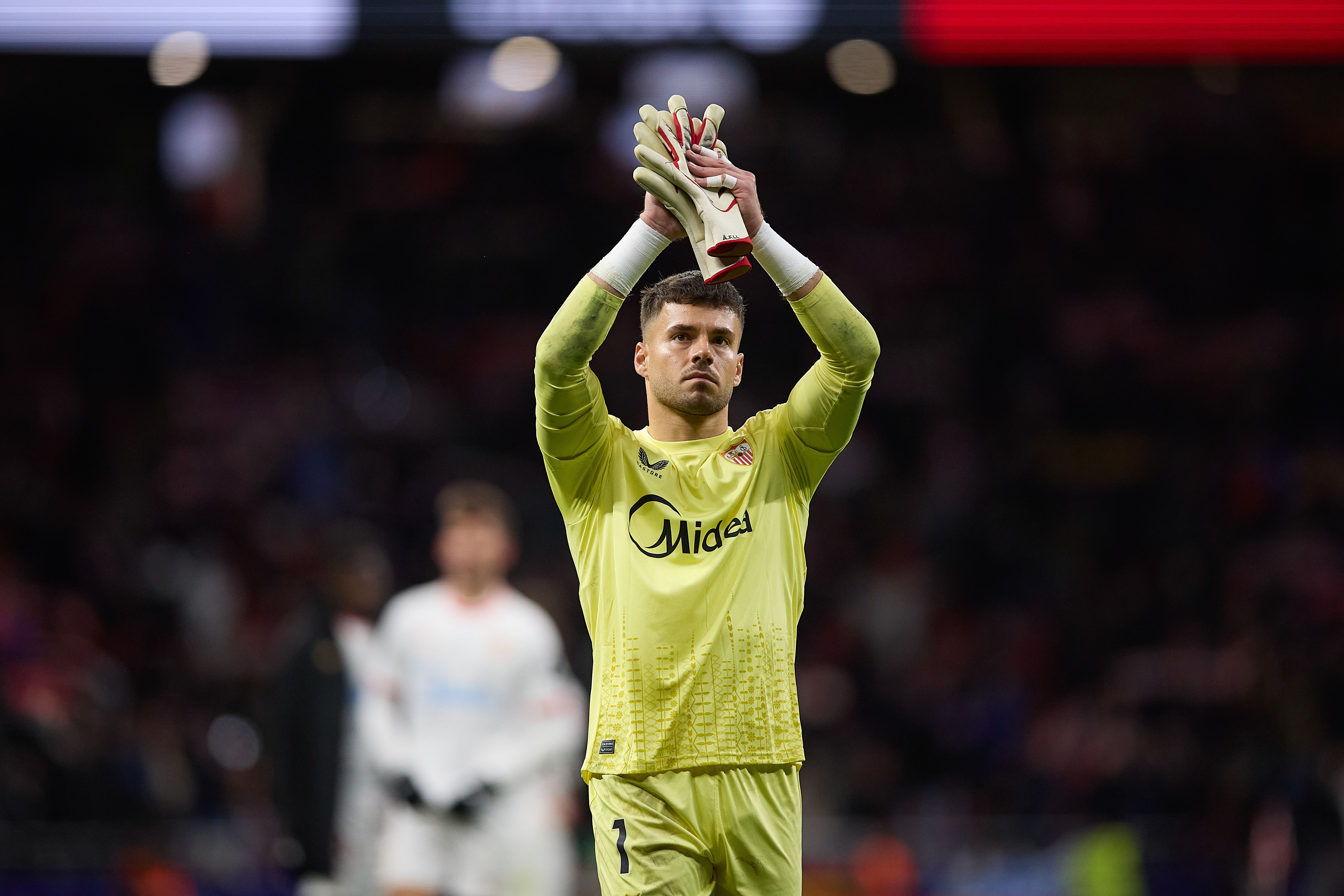 本赛季未能出战任何比赛，官方：塞维利亚和门将阿尔瓦罗解约