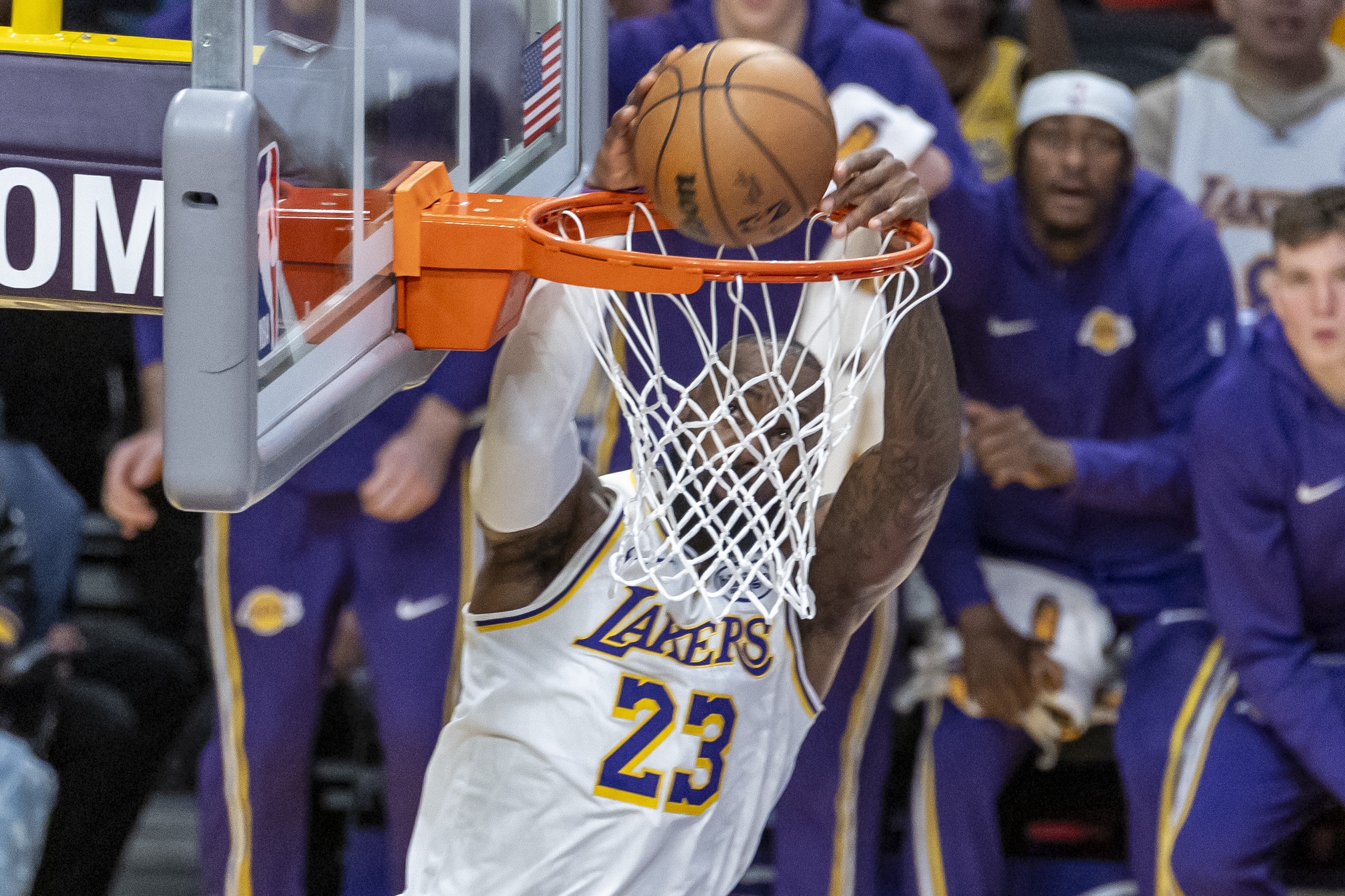 18中12砍31分！詹姆斯：我只想讓自己保持穩(wěn)定而且超級高效的發(fā)揮