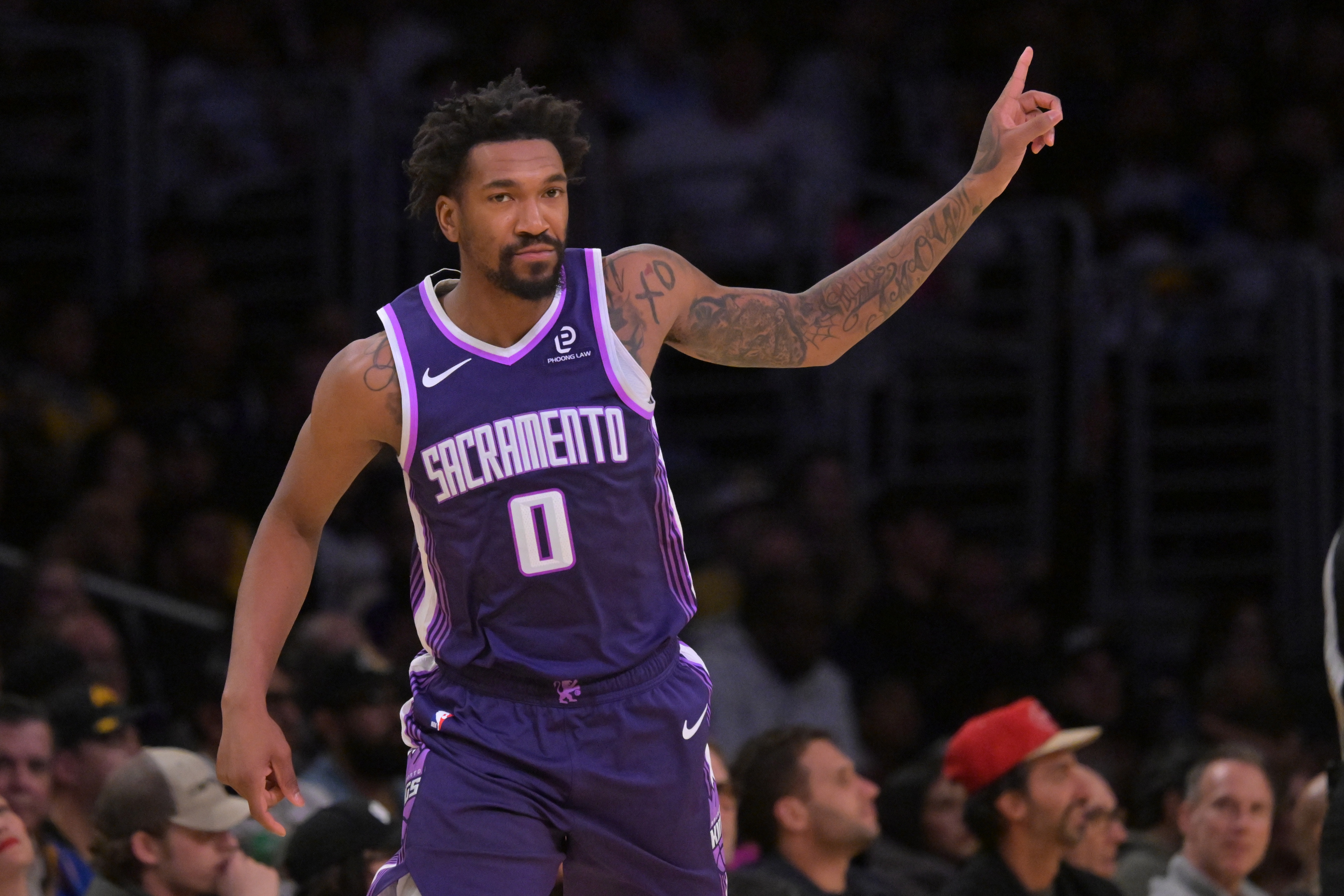 兩記三分奠定勝局！蒙克貢獻15分4板3助 上演戰(zhàn)斧劈扣&正負值+22