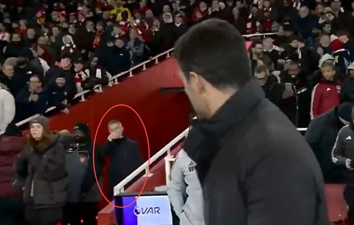 【体育报道】人呢？走了阿尔特塔赛后不停找埃梅里，贝尔塔提醒他