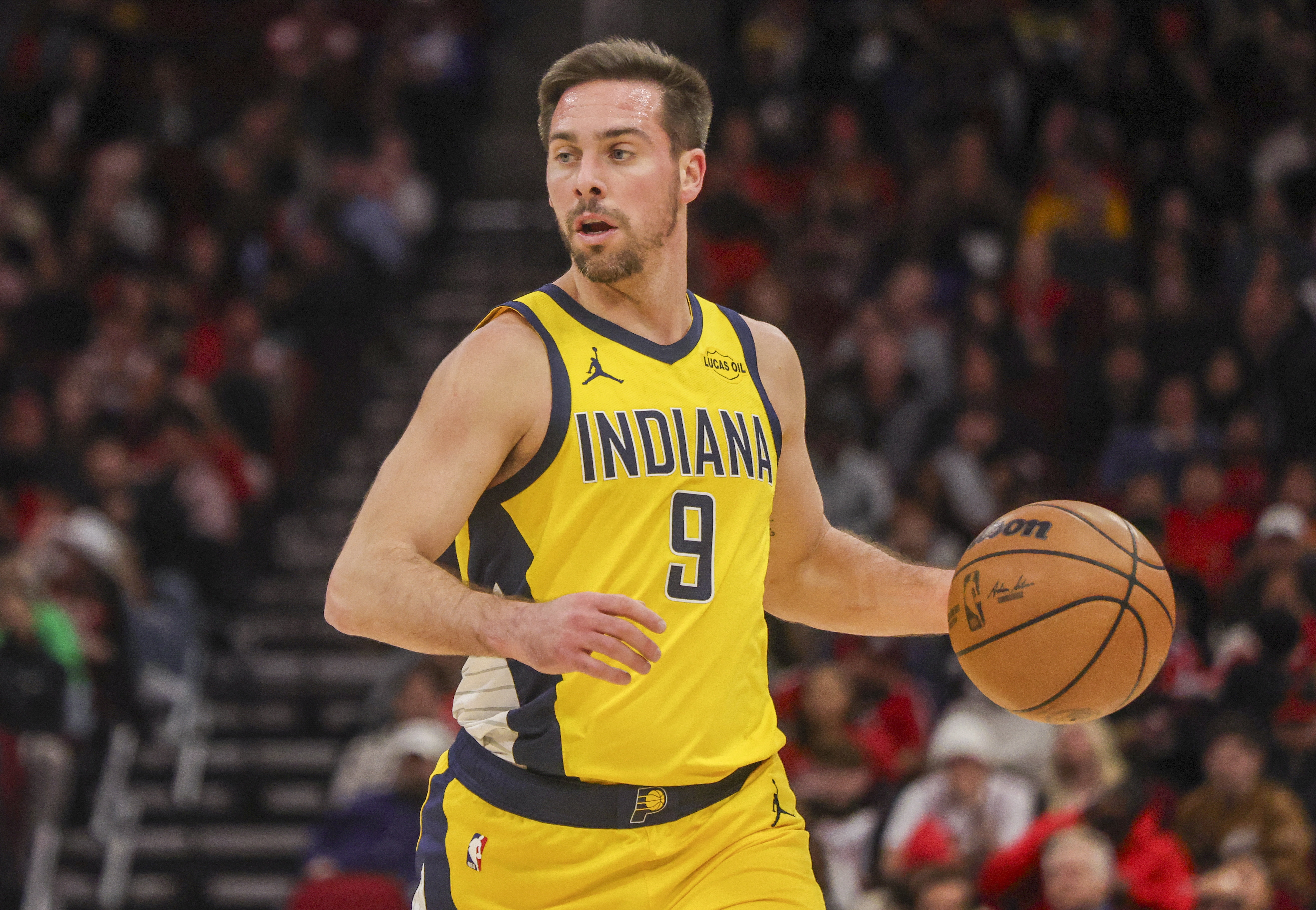 替補(bǔ)發(fā)揮出色！麥康納半場(chǎng)6中4拿到8分2板5助2斷