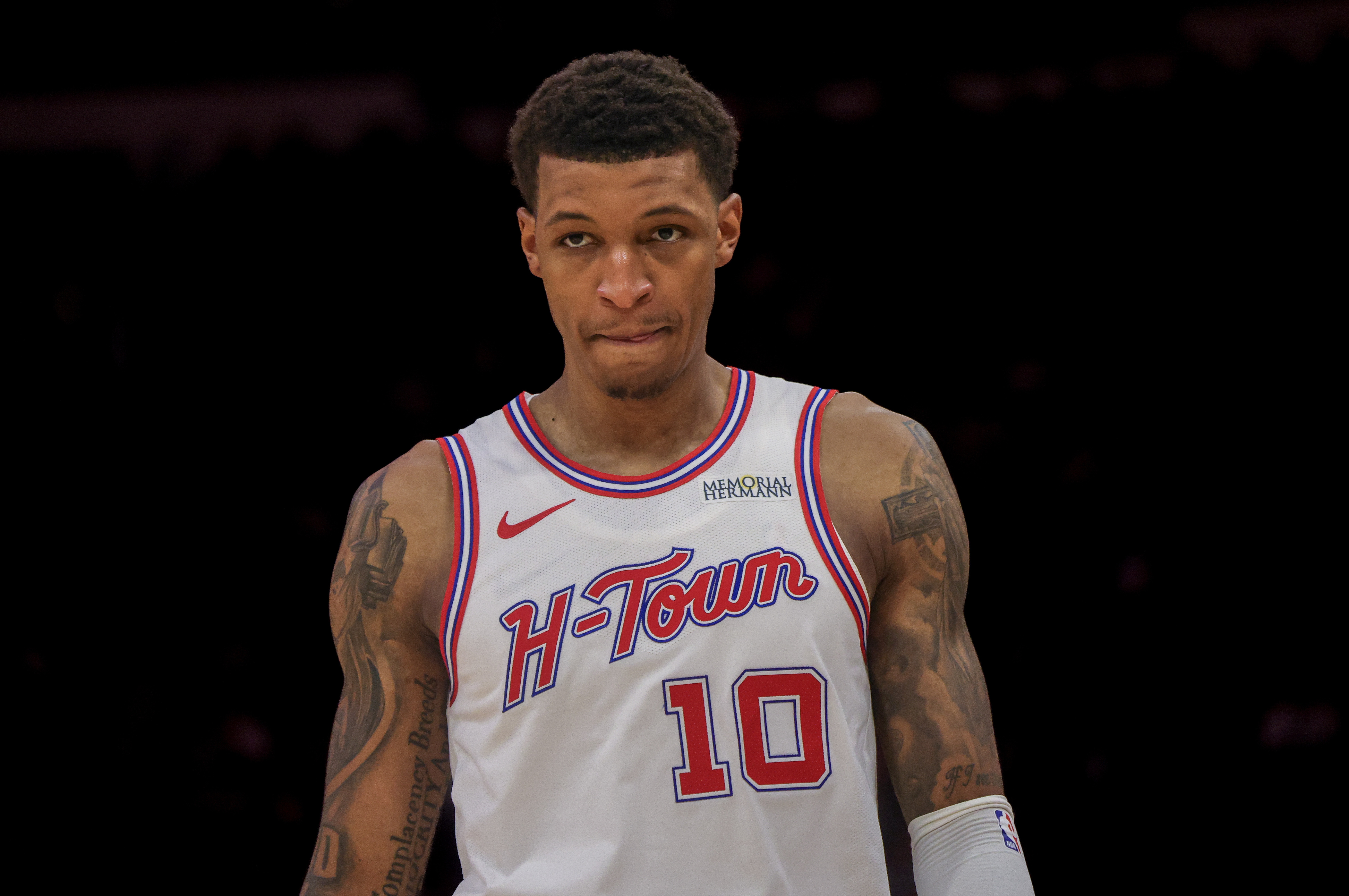 真不容易！小賈巴里·史密斯弧頂空位三分終于命中 此前投籃8中0