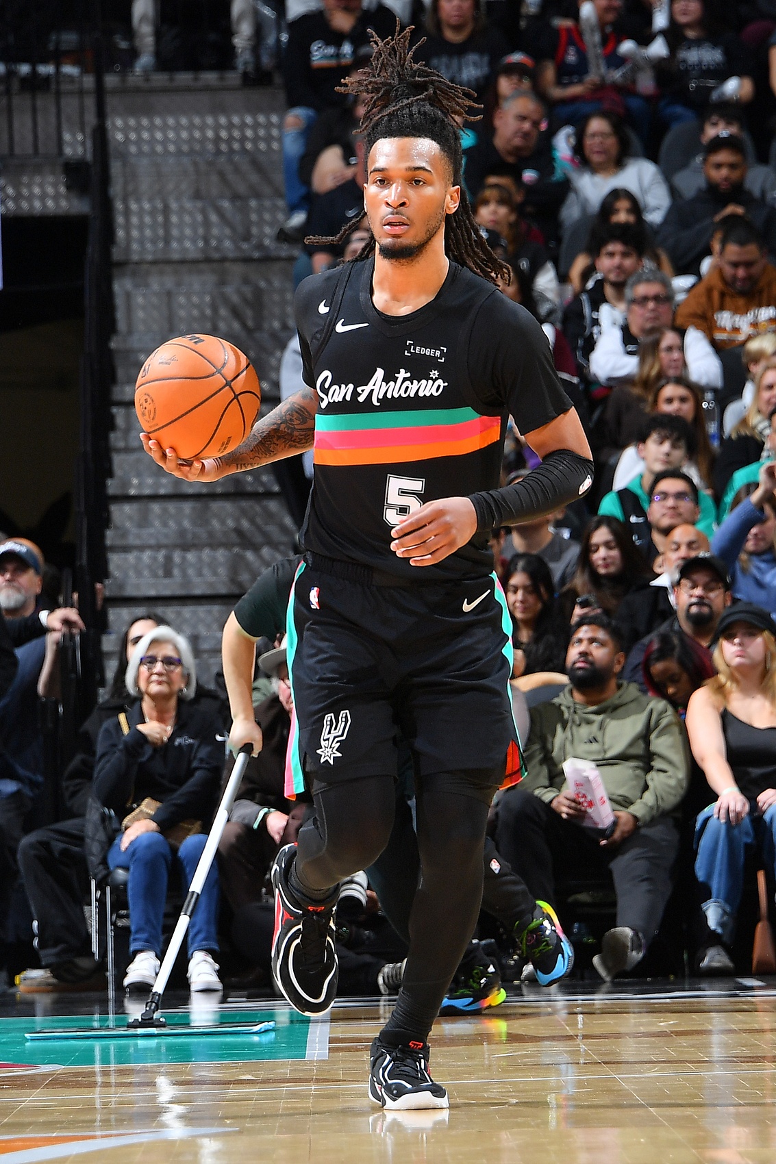 是否關(guān)注排名？卡斯?fàn)枺翰贿^多關(guān)注 我們要做的就是打好每一場