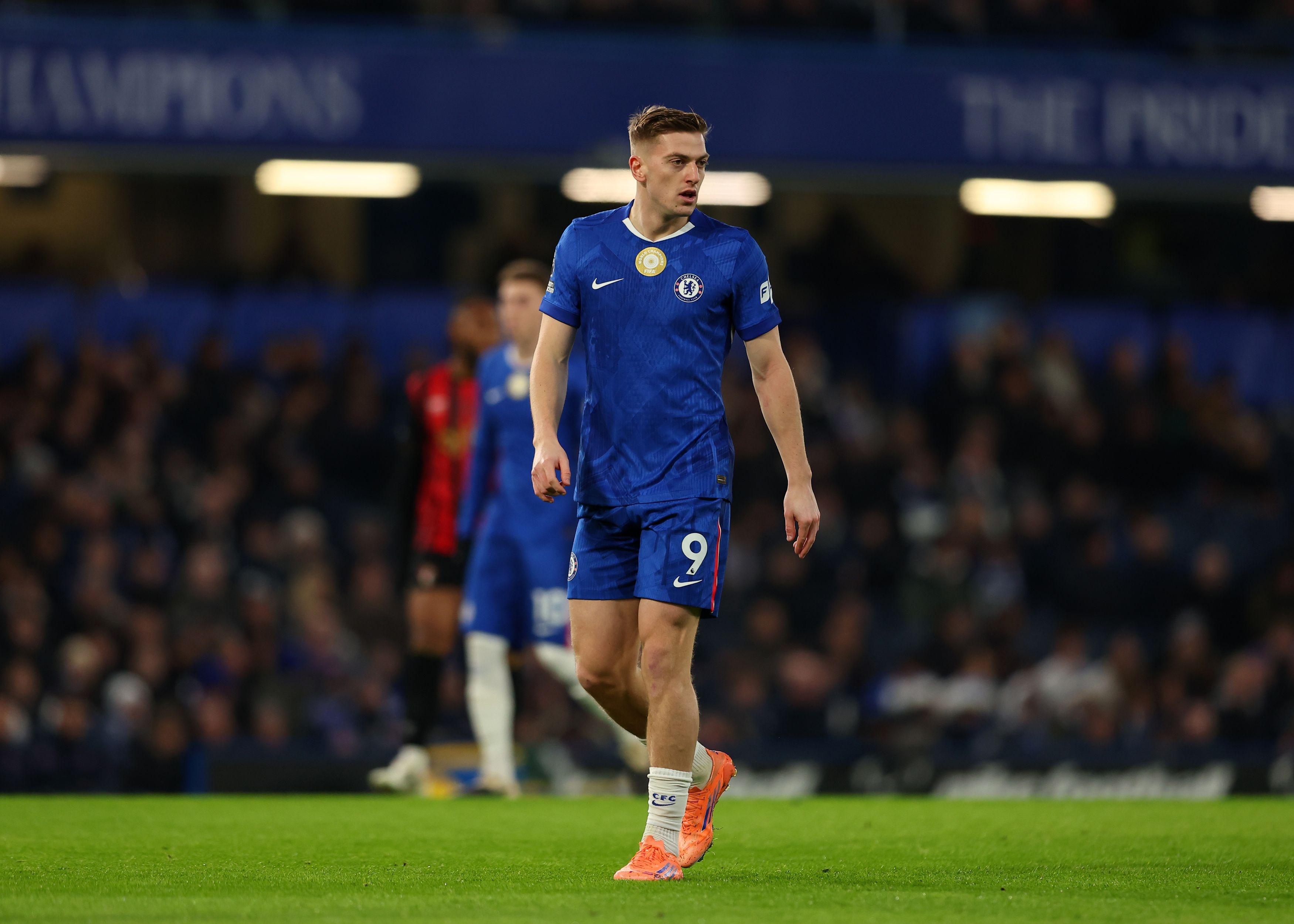 不如杰克逊🤔3550万德拉普加盟切尔西19场2球，吃到1张红牌