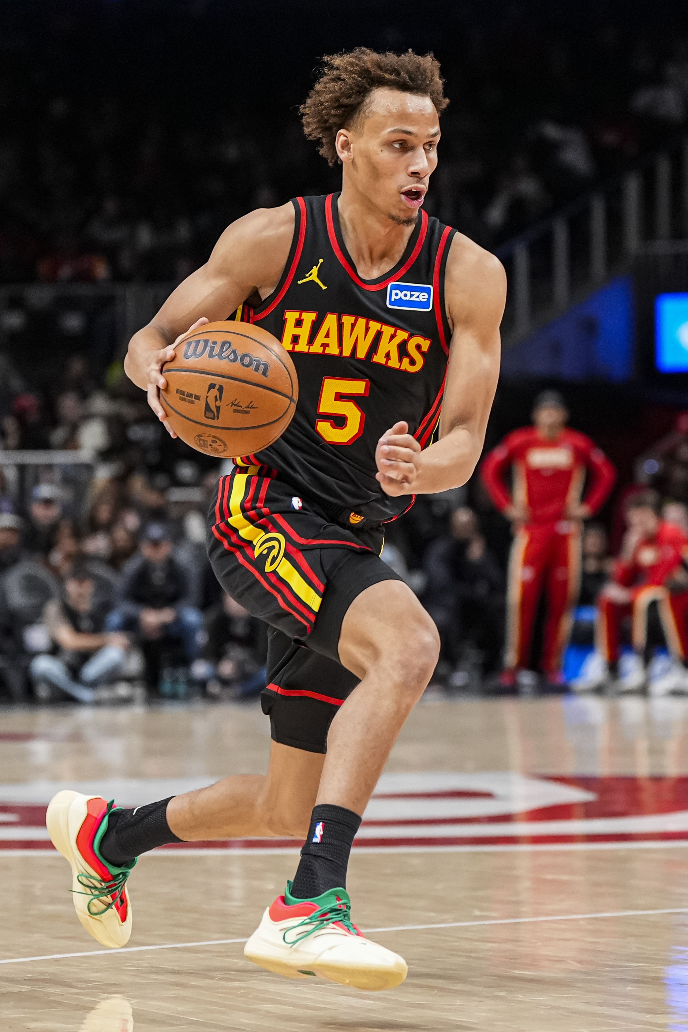 高效輸出！丹尼爾斯13投9中&罰球2中2 得到20分5板12助2斷2帽