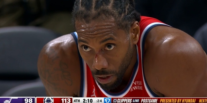 【精彩资讯】触发血怒小卡被抠眼裁判竟然吹黑哨！小卡带血连得17分打脸！