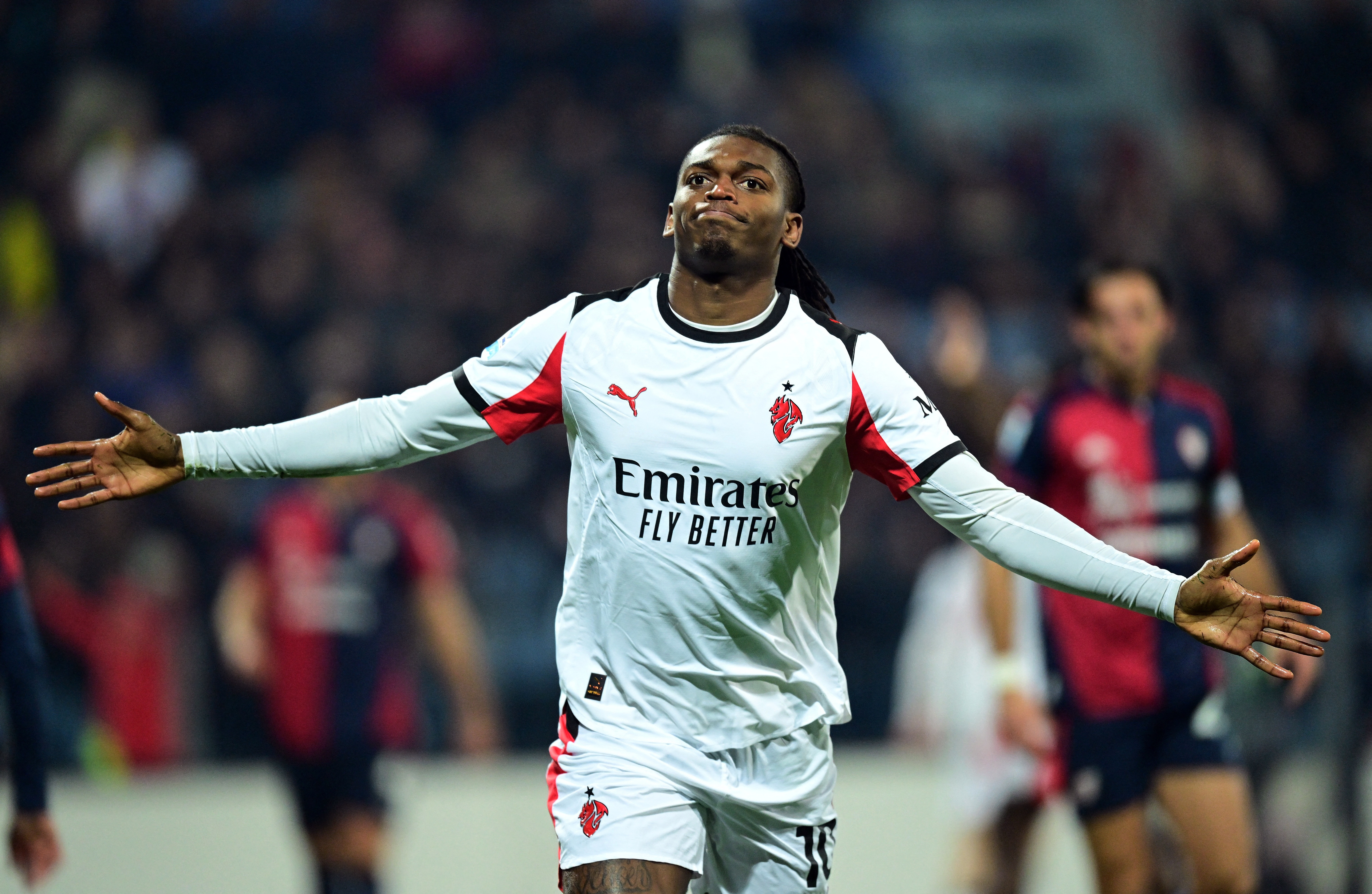 效力超10年？隆戈：米蘭想跟萊奧續(xù)約至2030年或2031年